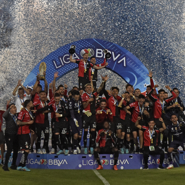 Vargas y Quiñones gritaron campeón en México