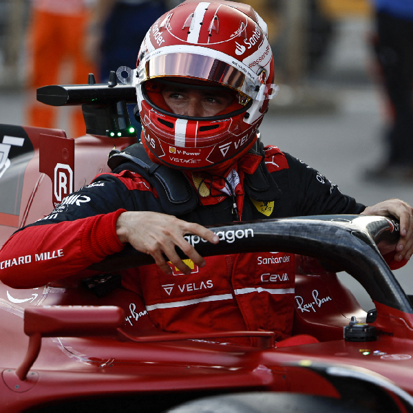 Leclerc firmó en Bakú 4ª 'pole' consecutiva
