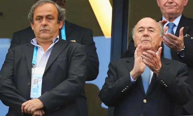 Michel Platini y Sepp Blatter , exmiembros de la FIFA