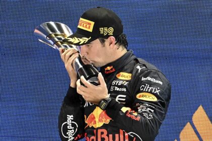 Piloto Sergio Pérez, ganador de el GP de Singapur 2022