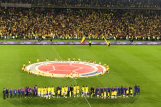 Estadio El Campín despidiendo a la Selección Colombia
