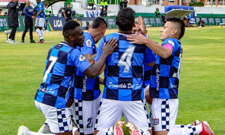 Boyacá Chicó derrotó 2-0 al DIM y comparte liderato con América