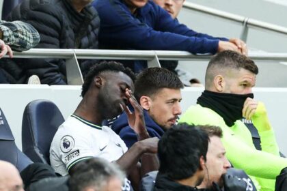 Dávinson Sánchez salió abucheado en el juego entre Tottenham vs Bournemouth