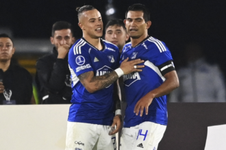 David Mackalister Silva y Leonardo Castro, futbolistas de Millonarios