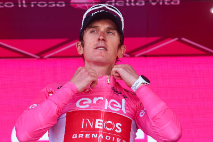 Geraint Thomas lider Giro