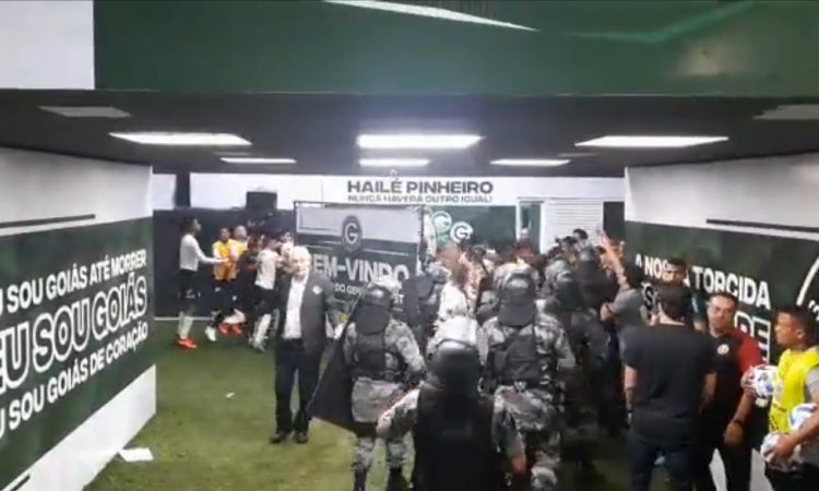 Jugadores de Goiás y Universitario se pelearon al finalizar el partido