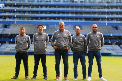 Hernán Torres y su equipo técnico