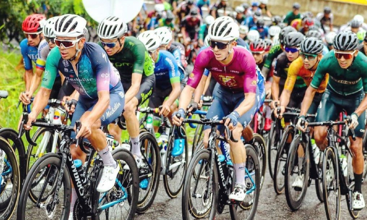 Los ciclistas que estarán en la Vuelta a Colombia 2023