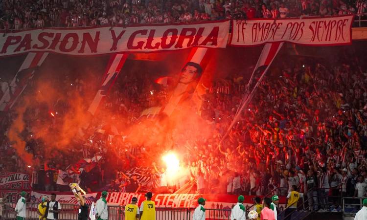 Hinchas de Junior no podrán ingresar a los estadios de Bogotá por cuatro fechas