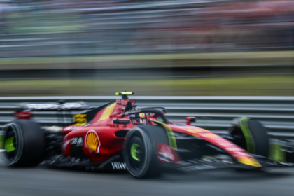 Auto de Carlos Sainz, piloto que representa a la escudería de Ferrari