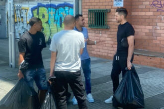 Exjugadores del Once Caldas salieron con sus cosas en bolsas de basura