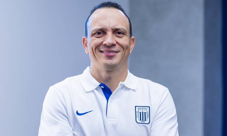 Alejandro Restrepo es nuevo entrenador de Alianza Lima