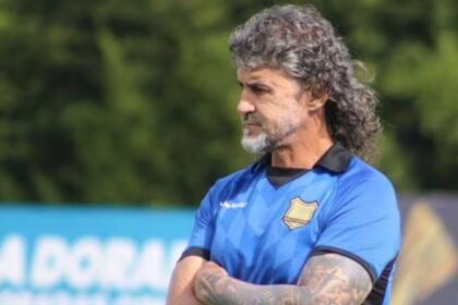 Leonel Álvarez suena para dirigir al Deportivo Pereira