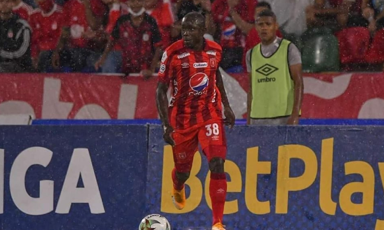 Atlético Bucaramanga oficializó el fichaje de Joider Micolta
