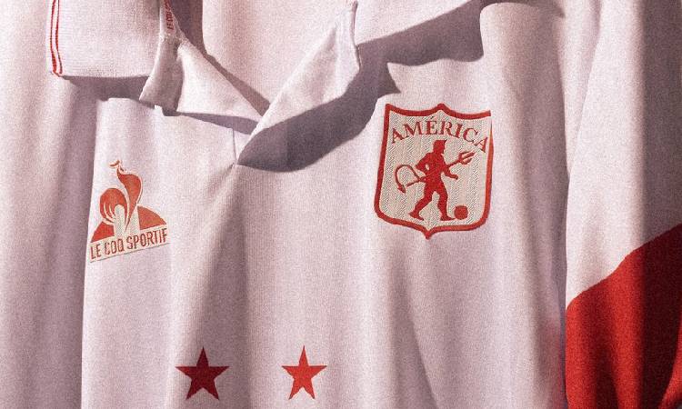 América de Cali presentó su nueva camiseta en homenaje al 92'