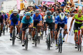 El emotivo regalo que tuvo Mark Cavendish en el Tour Colombia