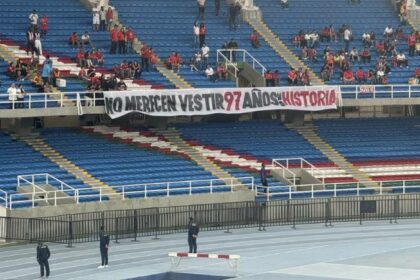 Así fue la caliente protesta de la hinchada de América de Cali