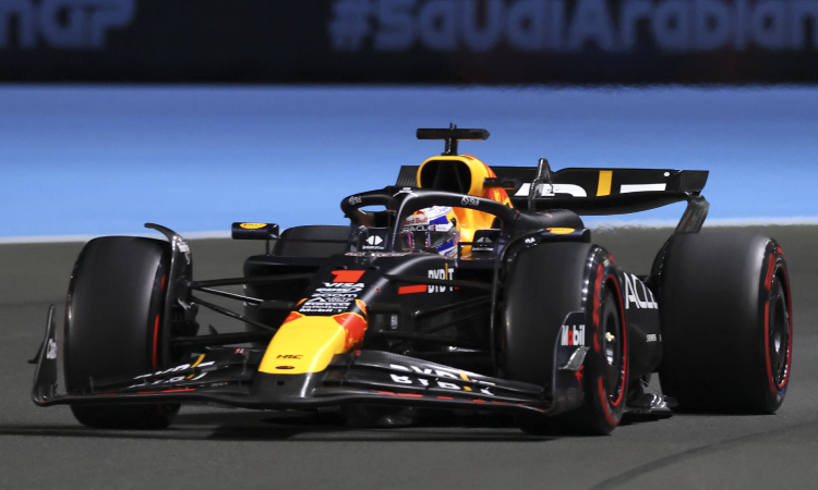 Max Verstappen ganó la 'pole position' de Arabia Saudita