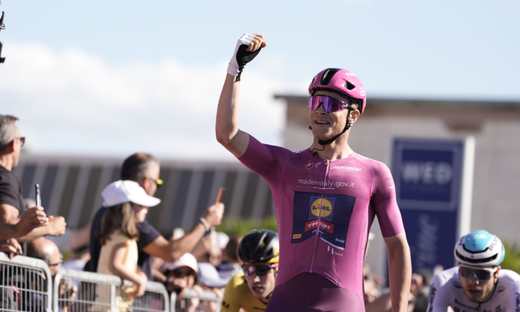 Jonathan Milan también se quedó con la etapa 13 del Giro de Italia