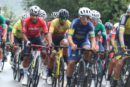 Adrián Bustamante ganó la primera etapa de la Vuelta a Colombia