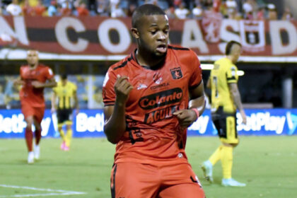 Jáder Quiñones seguirá en el América por tres años más