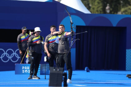 Debut y eliminación para la arquería masculina de Colombia en París 2024