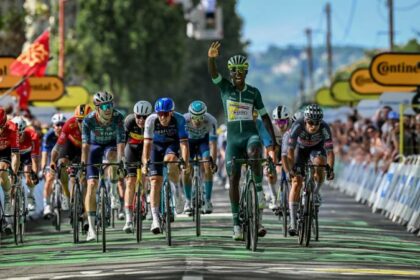 Etapa 12 Tour de Francia: Girmay se vuelve a imponer al sprint