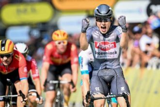 Etapa 16 Tour de Francia: Philipsen se impone, Girmay cae