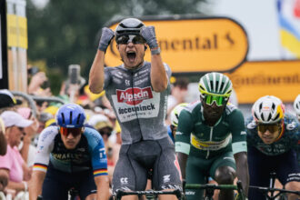 Jasper Philipsen gana al esprint la décima etapa del Tour de Francia
