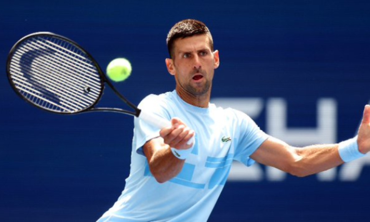 Djokovic solventa su estreno en el US Open por la vía rápida