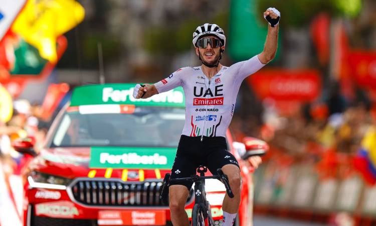 Etapa 9 Vuelta a España: Adam Yates revive al UAE