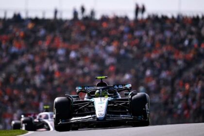 Mercedes y McLaren dominan los libres en Países Bajos