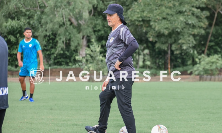 Néstor Craviotto dejó la dirección técnica de Jaguares