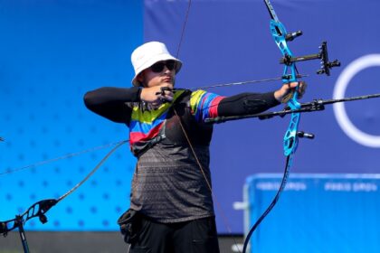 Tiro con arco: Santiago Arcila clasificó a los octavos de París 2024