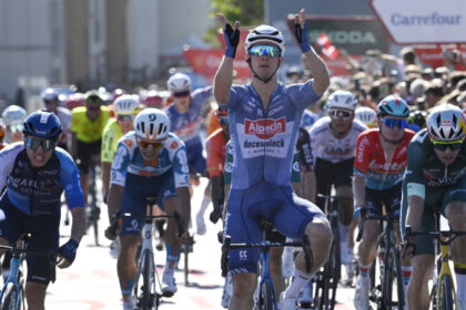 Van Aert se pone líder en la Vuelta a España 2024