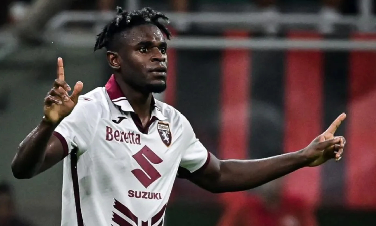 Duván Zapata puso al Torino como líder parcial de Italia