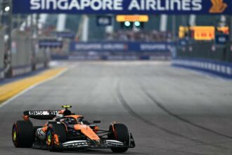 Norris brilla en los ensayos de Singapur, Verstappen tiene mal día