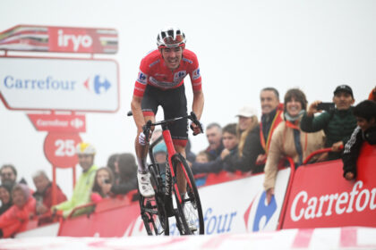 O'Connor conserva el maillot rojo de la Vuelta, Roglic a cinco segundos