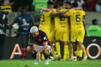 Peñarol sorprende al Flamengo en el Maracaná en cuartos de final