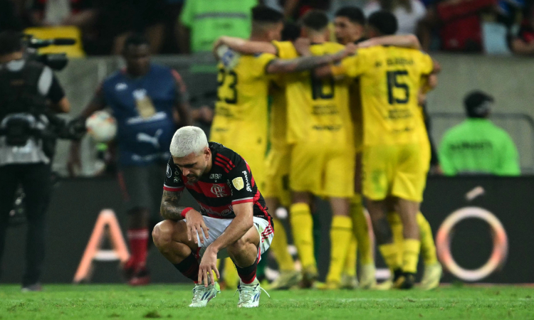 Peñarol sorprende al Flamengo en el Maracaná en cuartos de final