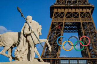 Los anillos olímpicos estarán en la Torre Eiffel hasta 2028