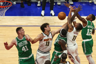 Celtics derrotan a Nuggets y logran su primer triunfo