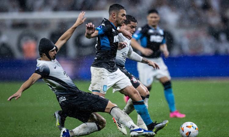 Corinthians y Racing empataron por la ida de semifinales de Sudamericana