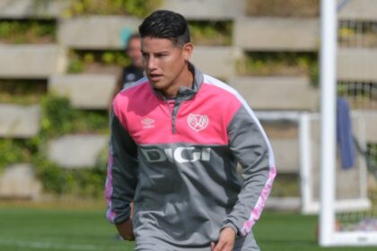 James Rodríguez se retiró con molestias del entrenamiento