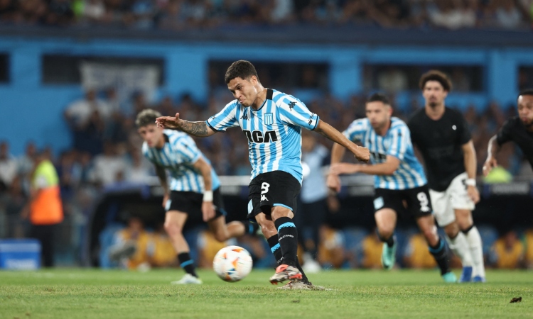 Juanfer Quintero metió a Racing en la final de Copa Sudamericana