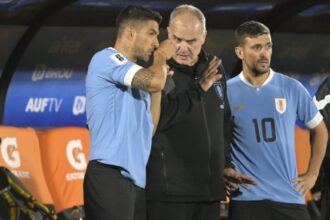 Luis Suárez critica a Bielsa por su trato como DT de Uruguay