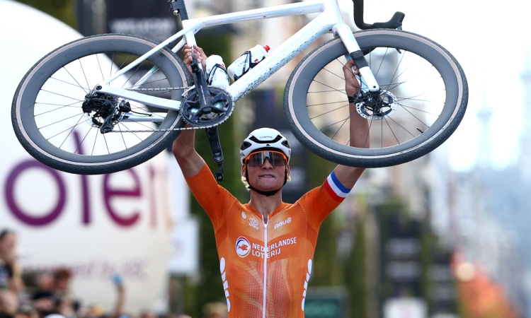 El neerlandés Mathieu van der Poel gana el Mundial de gravel