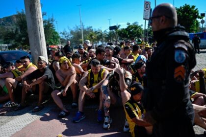 Más de 250 hinchas de Peñarol detenidos en Brasil