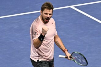 Wawrinka derrota a Rublev y está en 'semis' de Estocolmo