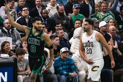 Celtics terminan con el invicto de 15 partidos de los Cavaliers